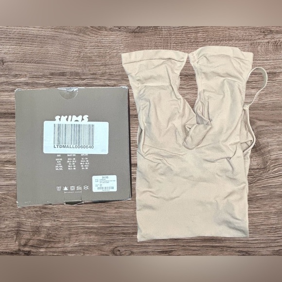 Skims Seamless Sculpt Mid Thigh Bodysuit Open Gusset In Mica S/M Shape-wear New - Picture 2 of 9